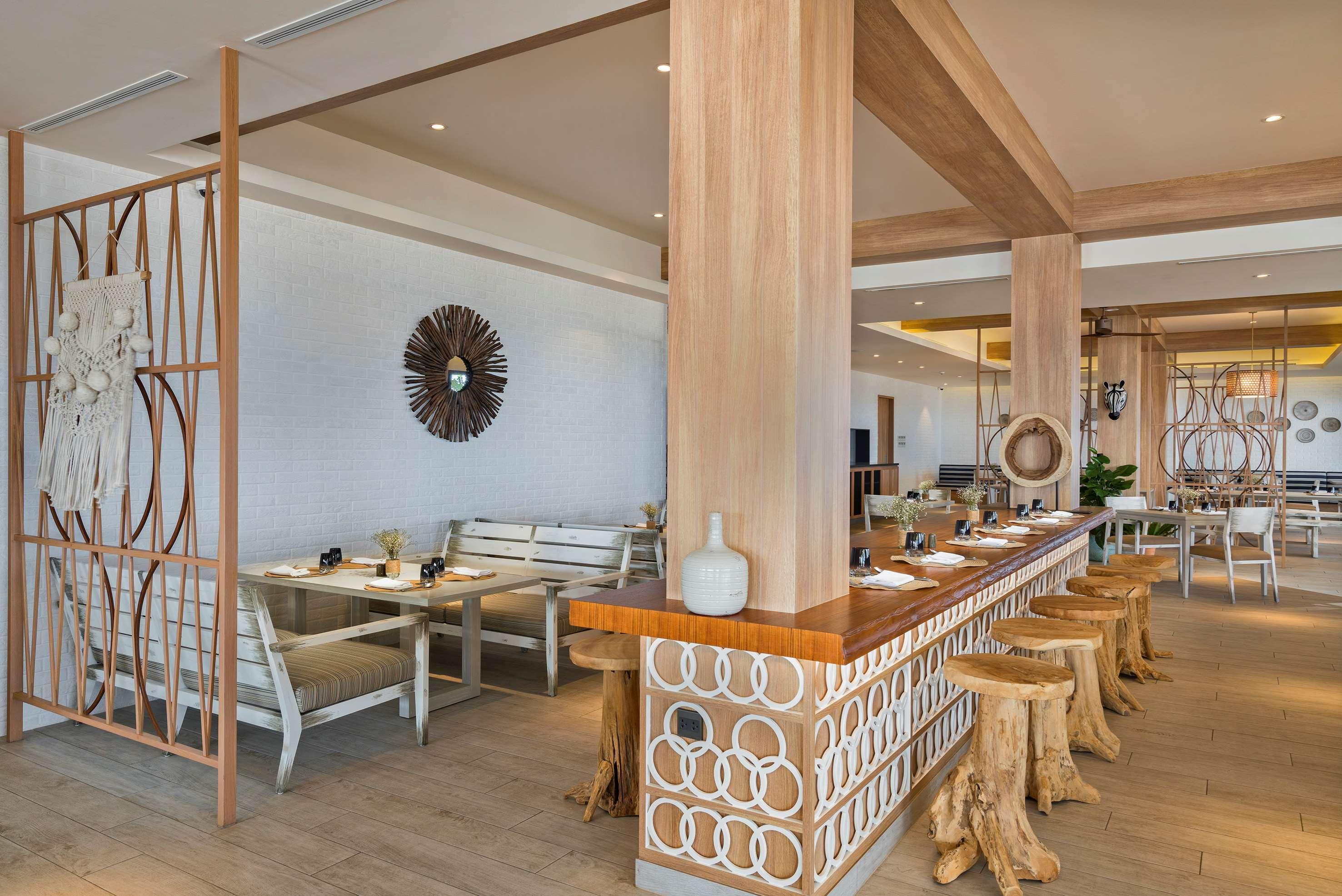 Melia Ho Tram Beach Resort Luaran gambar The Beach Club