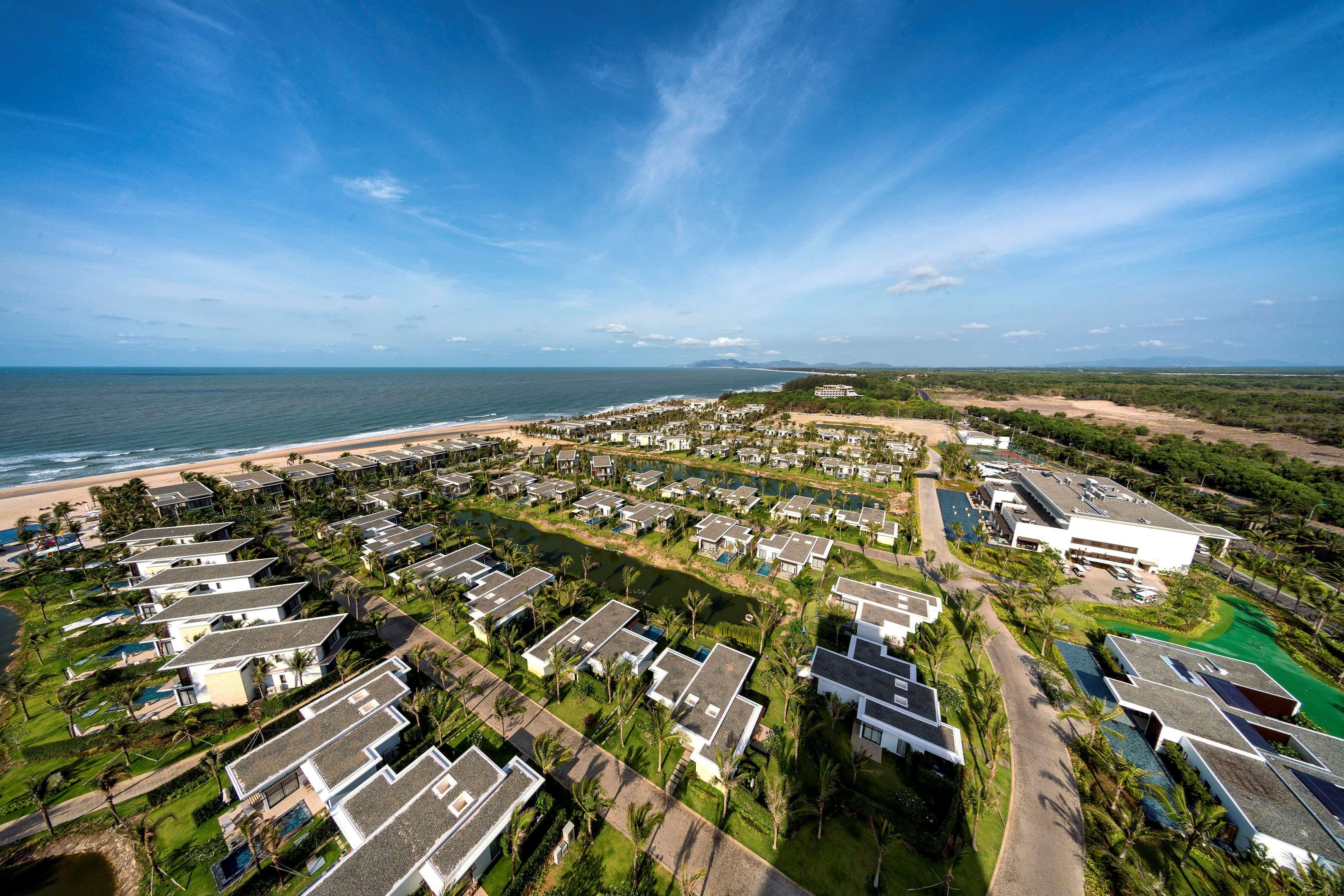 Melia Ho Tram Beach Resort Luaran gambar Aerial view of the resort