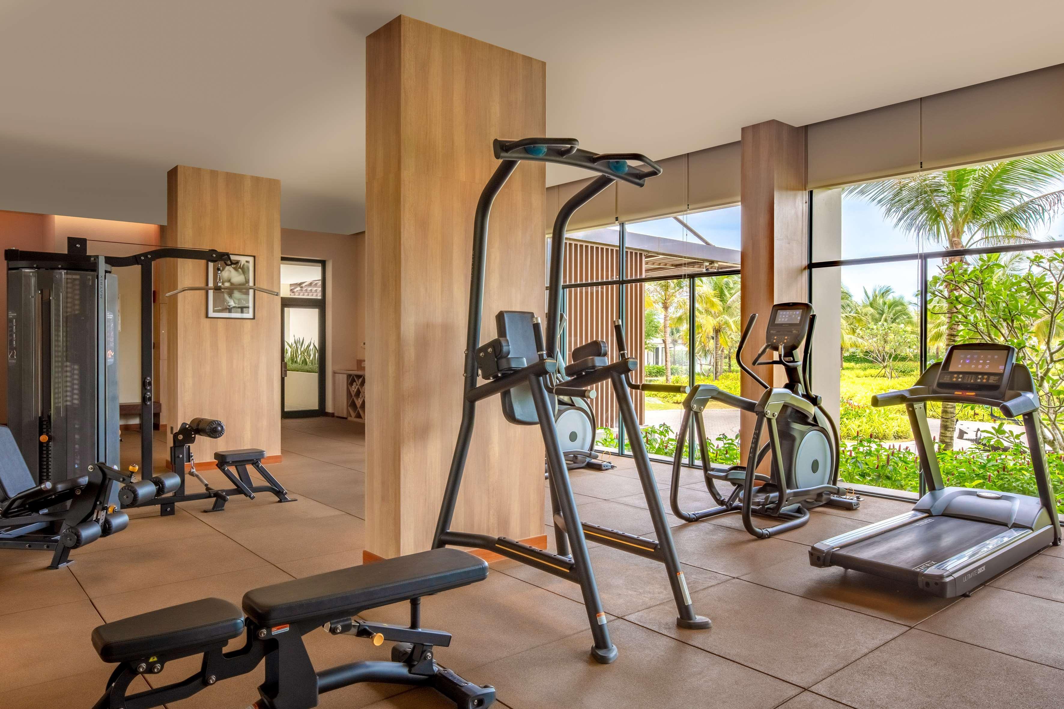 Melia Ho Tram Beach Resort Luaran gambar The gym at the Westin Maldives