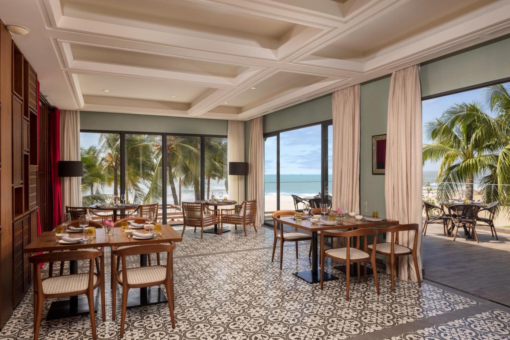 Melia Ho Tram Beach Resort Luaran gambar The Beach Club