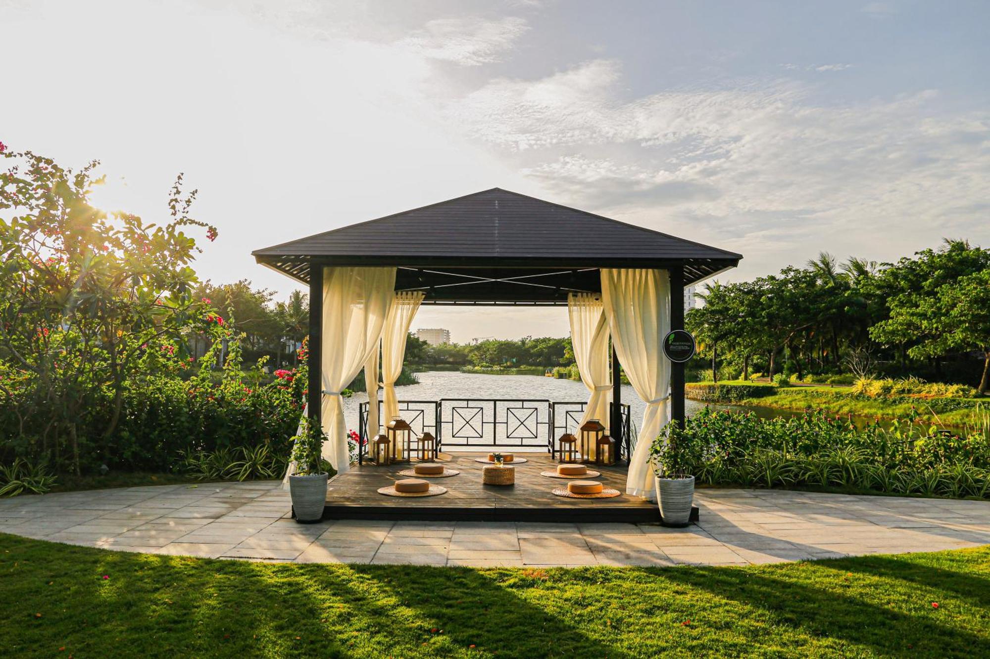 Melia Ho Tram Beach Resort Luaran gambar The Lakefront